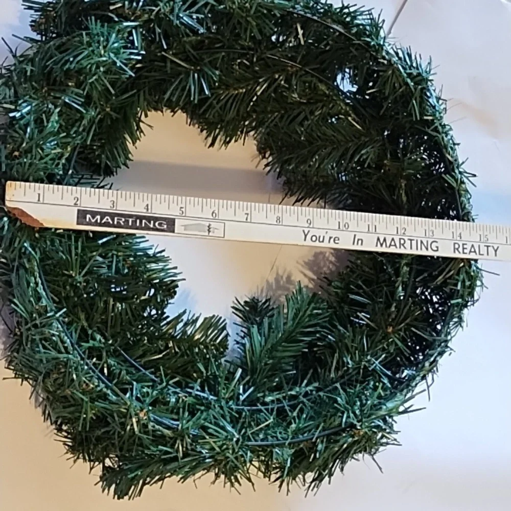 Nwot Ashland Christmas Wreath (14 inches)
